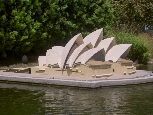 sydneyoperahouse.jpg